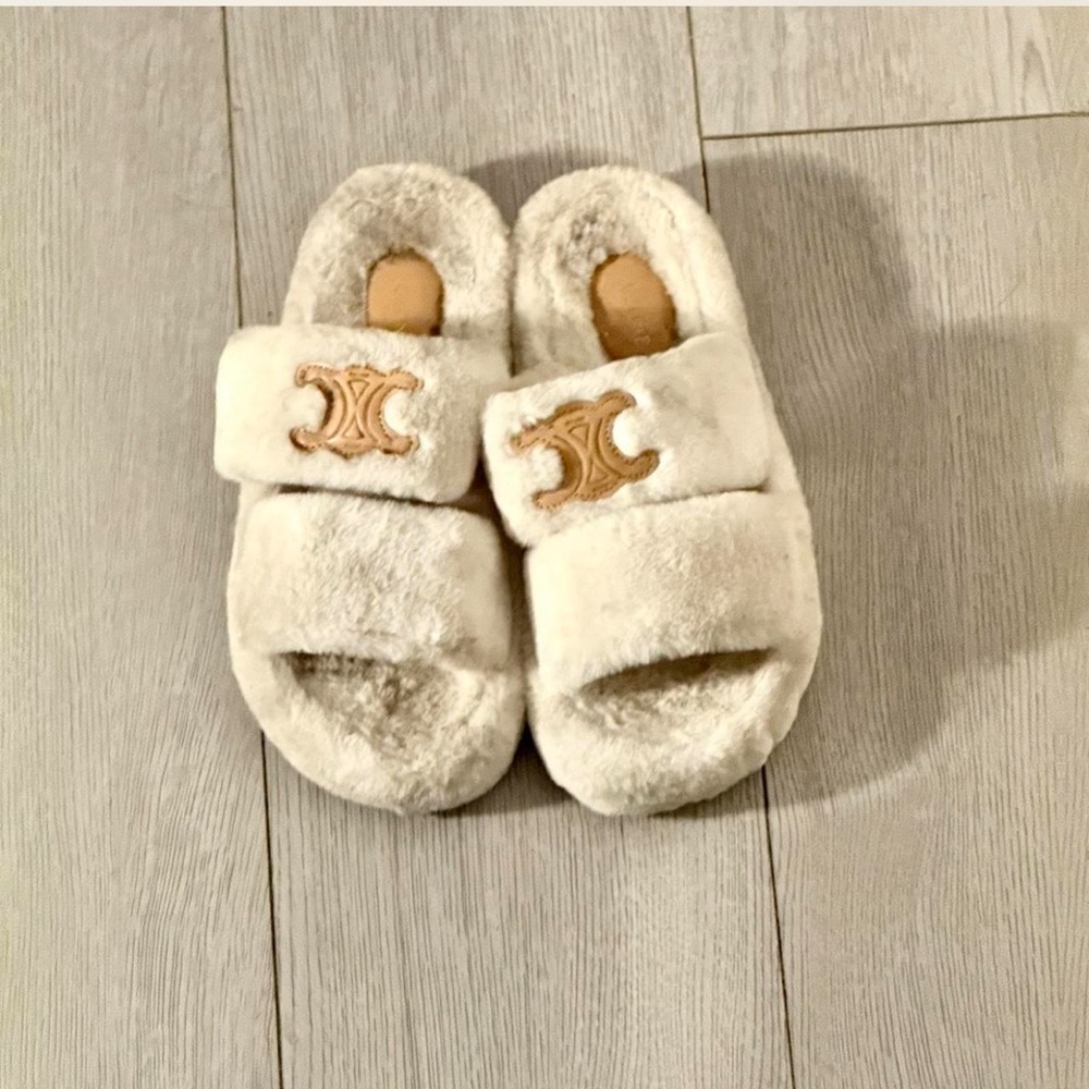 slippers